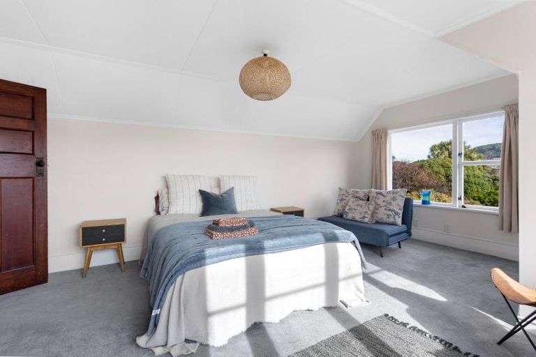 Photo of property in 120 Hargest Crescent, Saint Clair, Dunedin, 9012