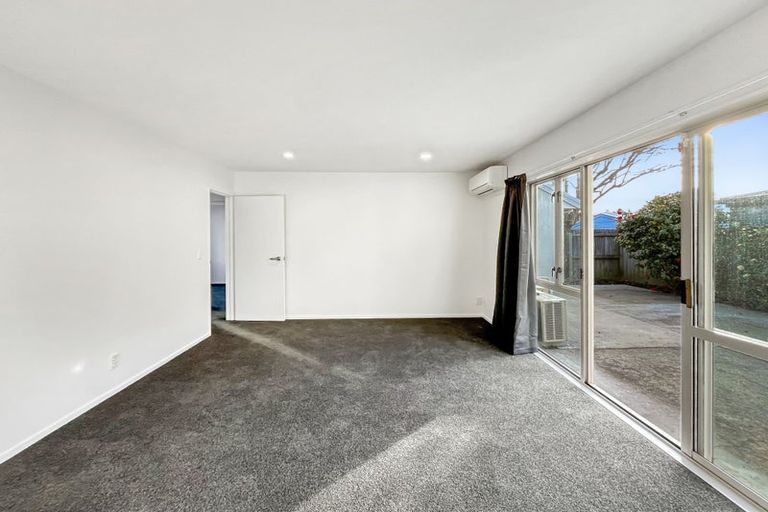 Photo of property in 3/2 Broadbent Street, Riccarton, Christchurch, 8041