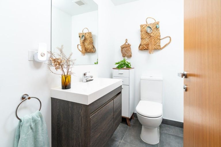 Photo of property in 26 Priscilla Crescent, Kingston, Wellington, 6021