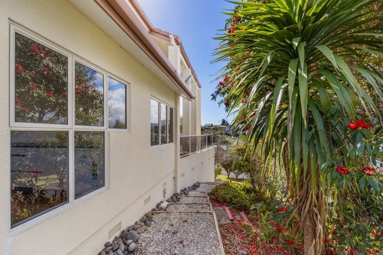 Photo of property in 3 Pentland Place, Highlands Park, New Plymouth, 4312