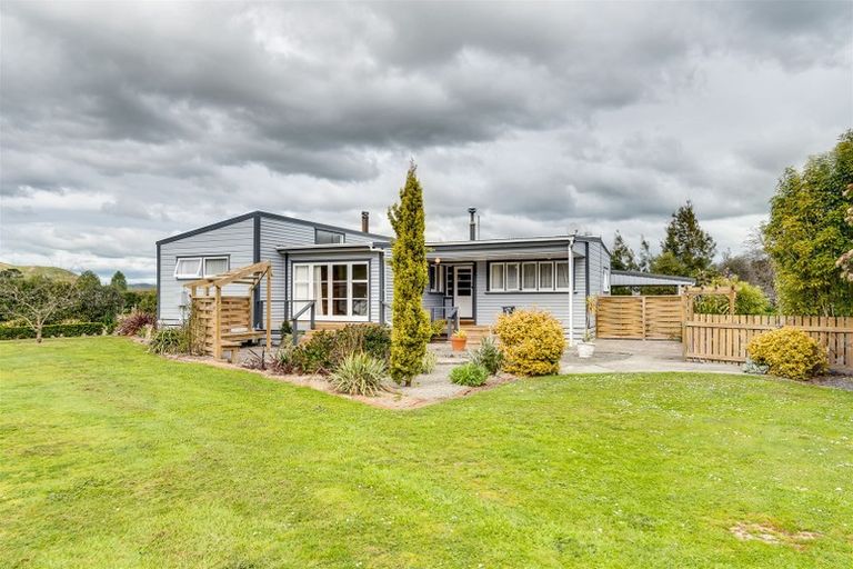 Photo of property in 24 Pourerere Road, Waipawa, 4271