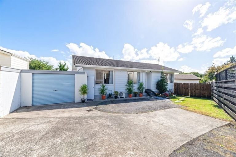 Photo of property in 2/9 Heathberry Close, Papatoetoe, Auckland, 2025
