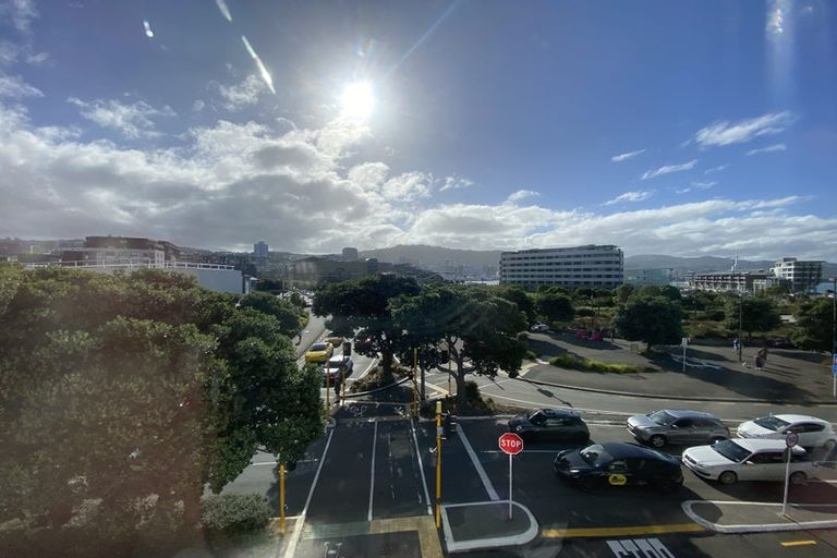 Photo of property in Fountain Court, 1/48 Oriental Parade, Oriental Bay, Wellington, 6011