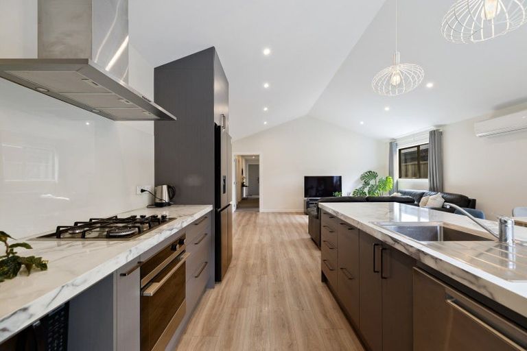 Photo of property in 27 Bale Road, Jacks Point, 9371