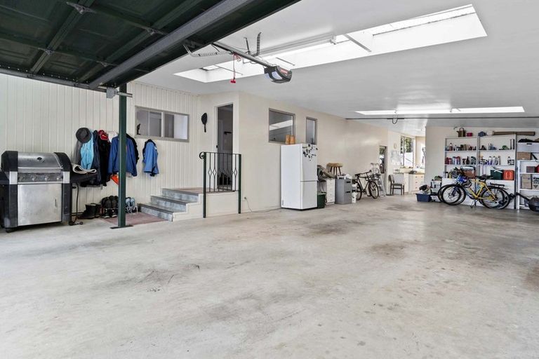 Photo of property in 18 Hinewa Road, Otumoetai, Tauranga, 3110