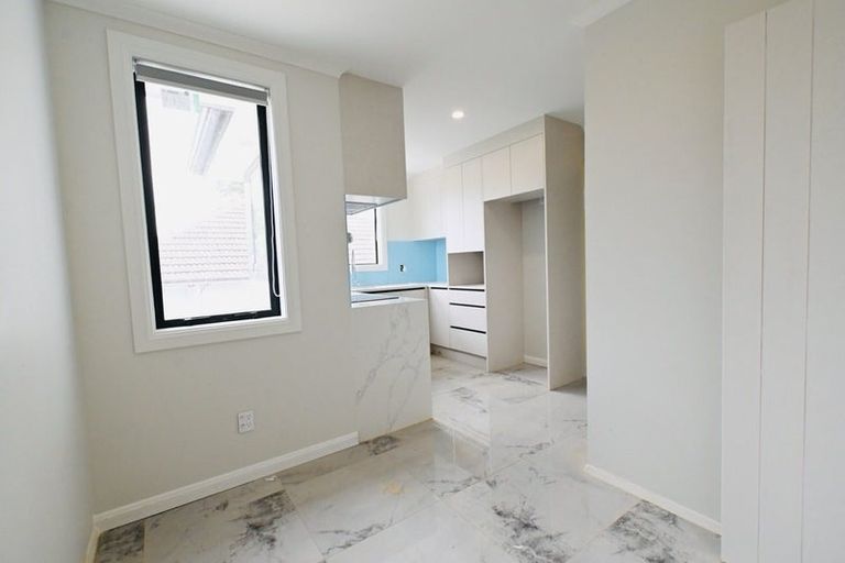 Photo of property in 9 Forbes Road, Favona, Auckland, 2024