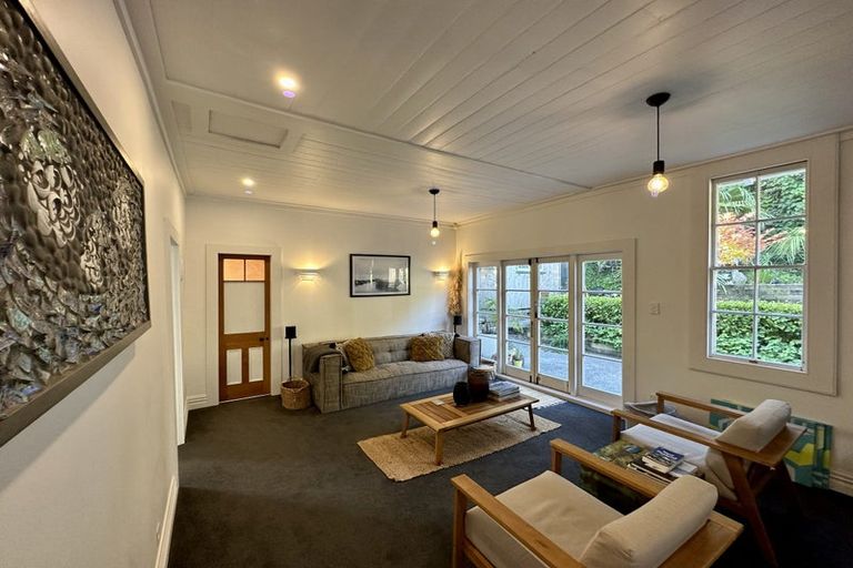 Photo of property in 35 Shakespeare Road, Bluff Hill, Napier, 4110