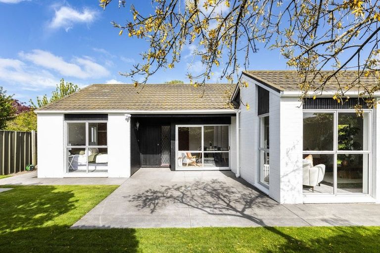 Photo of property in 34 Greers Road, Burnside, Christchurch, 8041