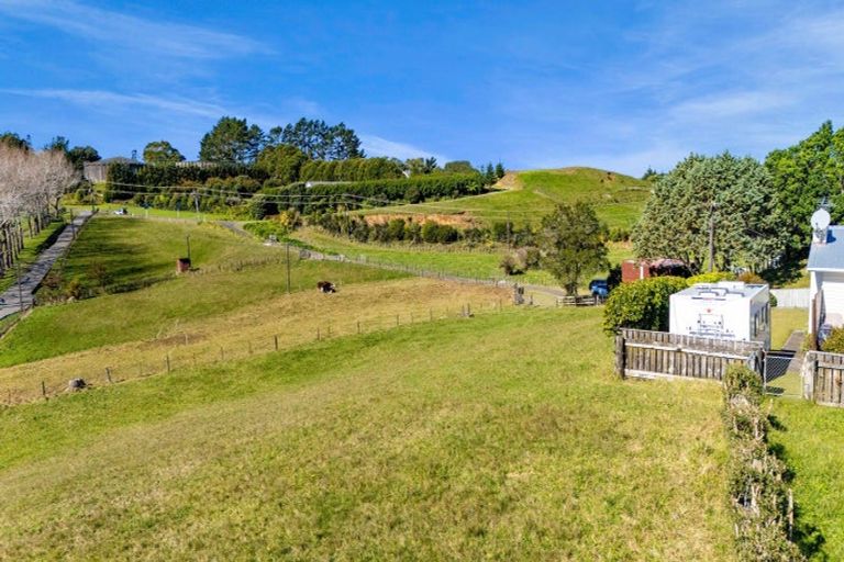 Photo of property in 558 Mangorei Road, Mangorei, New Plymouth, 4371