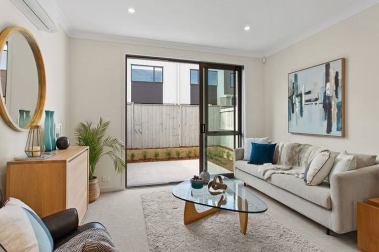 Photo of property in 10 Orona Place, Takanini, 2112