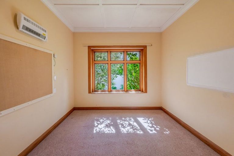 Photo of property in 103 Duchess Crescent, Mayfair, Hastings, 4122