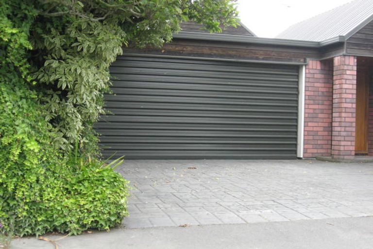 Photo of property in 11 Ilam Road, Upper Riccarton, Christchurch, 8041