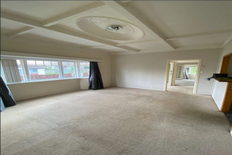 Photo of property in 3170 Great North Road, New Lynn, Auckland, 0600