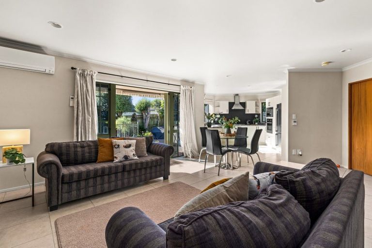Photo of property in 19 Kingsgate Avenue, Havelock North, 4130