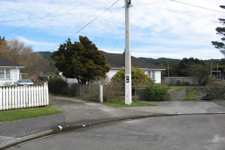 Photo of property in 19 Mckay Street, Wainuiomata, Lower Hutt, 5014