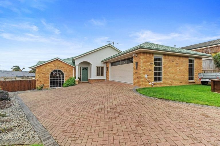Photo of property in 11 Highgrove Drive, Grandview Heights, Hamilton, 3200