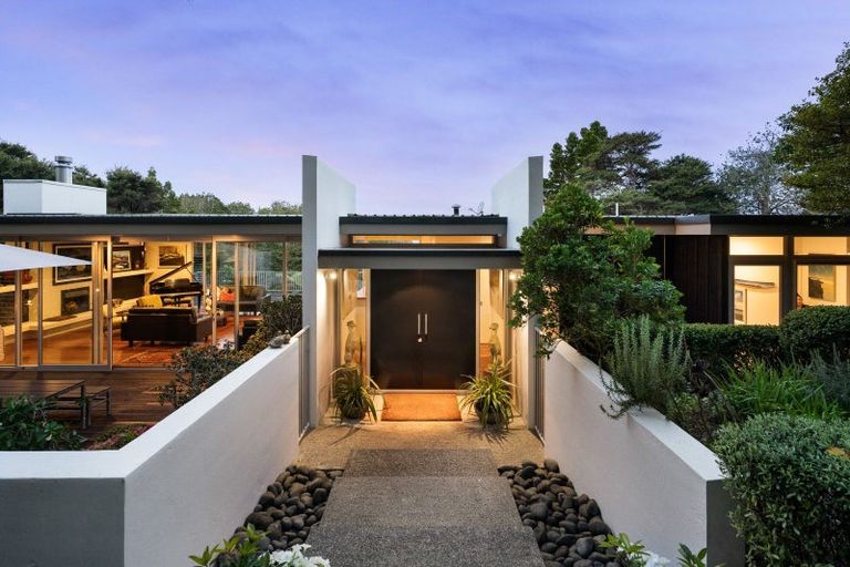 Photo of property in 730a South Titirangi Road, Titirangi, Auckland, 0604
