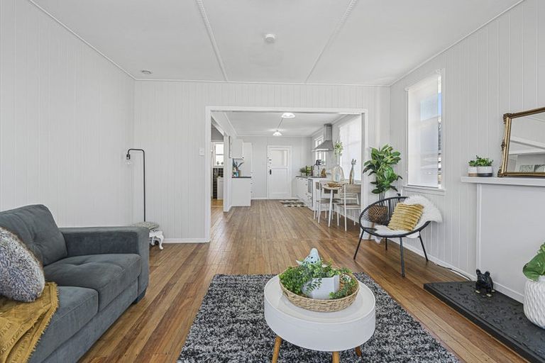 Photo of property in 6 Victoria Street, Waitara, 4320