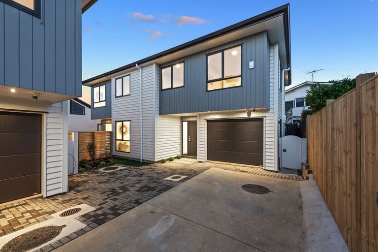 Photo of property in 42c Takutai Avenue, Half Moon Bay, Auckland, 2012