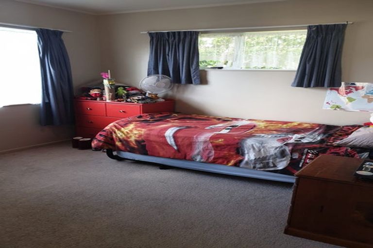 Photo of property in 26 Edwards Avenue, Henderson, Auckland, 0610