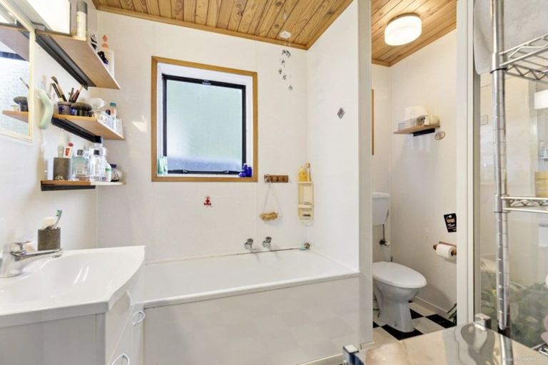 Photo of property in 78 Todman Street, Brooklyn, Wellington, 6021