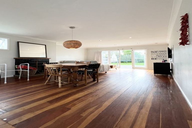 Photo of property in 7 Nicolas Avenue, Glen Eden, Auckland, 0602