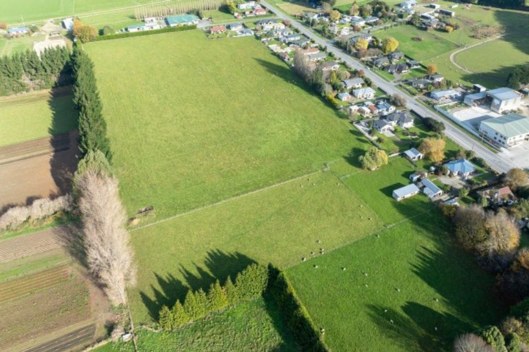 Photo of property in 93 Seaward Road, Edendale, 9825