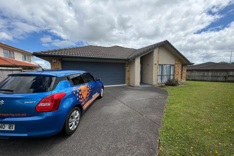 Photo of property in 8 Camith Close, Flat Bush, Auckland, 2016
