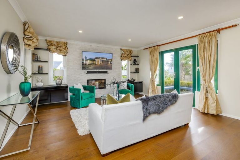Photo of property in 10 St Elmo Rise, Shamrock Park, Auckland, 2016