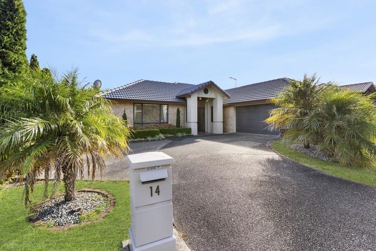 Photo of property in 14 Lansell Drive, East Tamaki Heights, Auckland, 2016