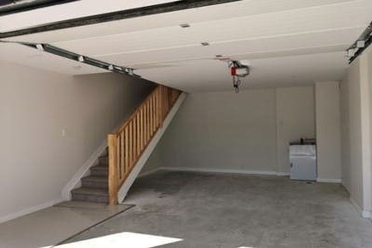 Photo of property in 31 Lawson Creek Street, Massey, Auckland, 0614