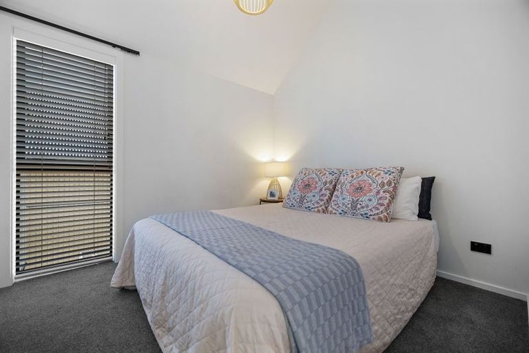 Photo of property in 2 Boulder Lane, Jacks Point, 9371