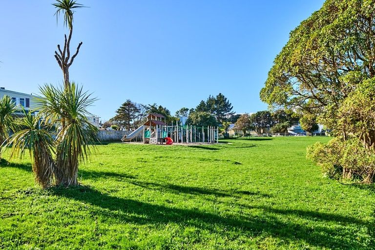 Photo of property in 38a Victory Crescent, Tawa, Wellington, 5028