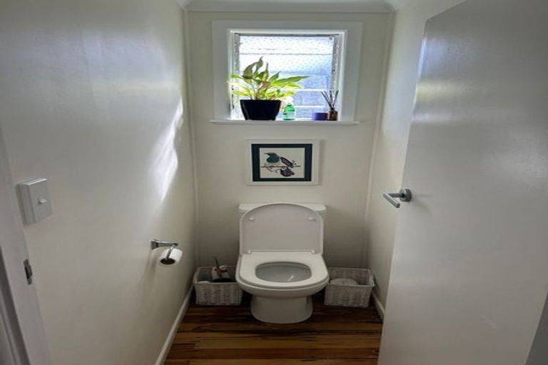 Photo of property in 82 Wharf Road, Te Atatu Peninsula, Auckland, 0610