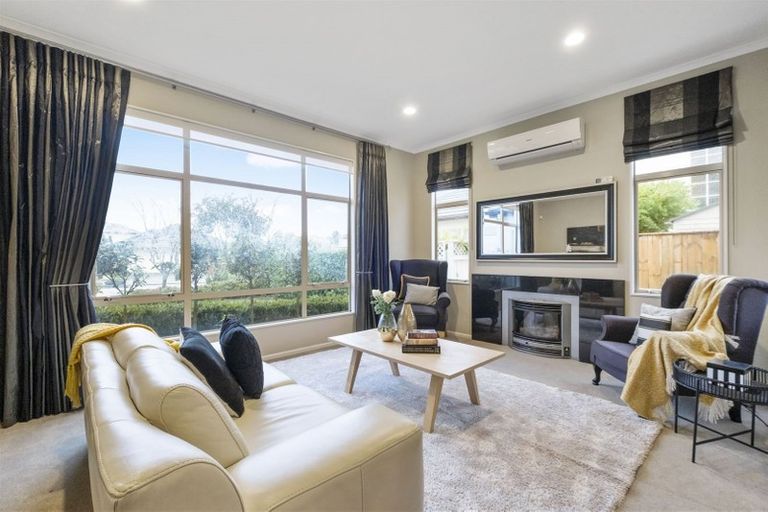 Photo of property in 17 Carousel Crescent, East Tamaki Heights, Auckland, 2016