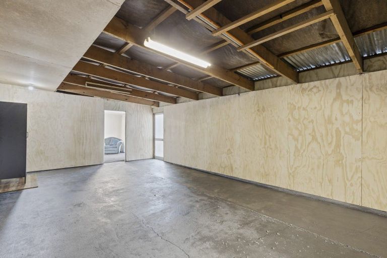 Photo of property in 27 Tukapa Street, Westown, New Plymouth, 4310