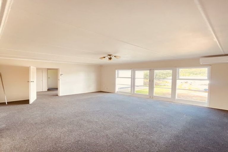 Photo of property in 42 Imrie Avenue, Mangere, Auckland, 2022