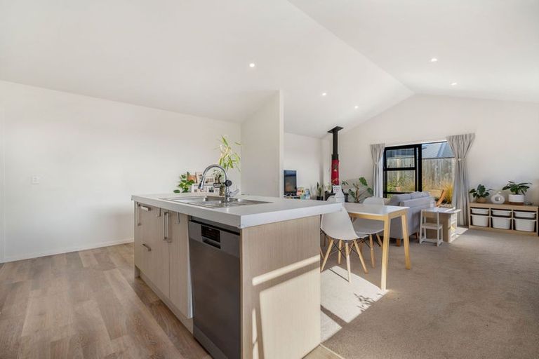 Photo of property in 13 Leicester Street, Jacks Point, 9371