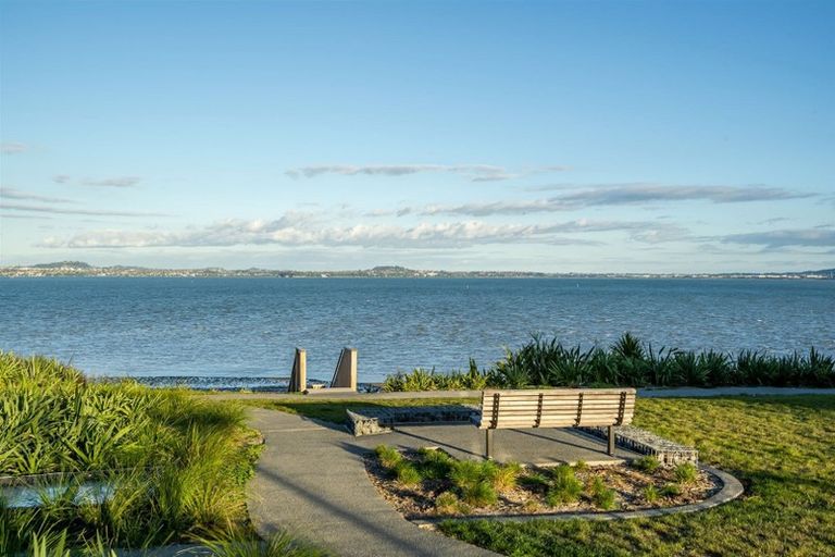 Photo of property in 17 Ocean Breeze Avenue, Hobsonville, Auckland, 0616