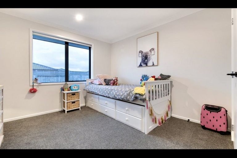 Photo of property in 15 Kotiate Street, Papamoa Beach, Papamoa, 3118