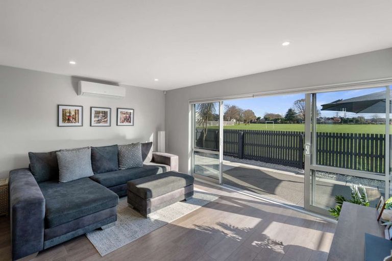 Photo of property in 42 Menin Gate Crescent, Broomfield, Christchurch, 8042