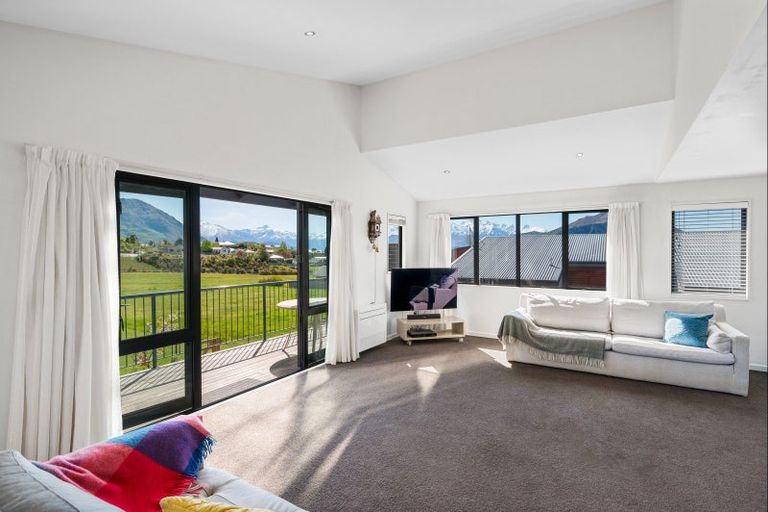 Photo of property in 106a Kings Drive, Wanaka, 9305