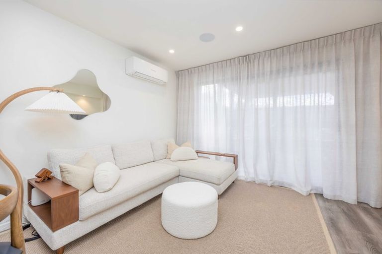 Photo of property in 9/5 Hikurangi Street, Te Atatu Peninsula, Auckland, 0610