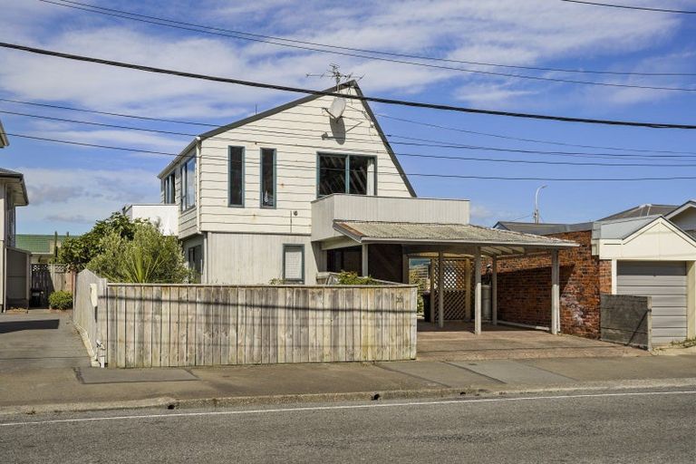 Photo of property in 201 Queens Drive, Lyall Bay, Wellington, 6022