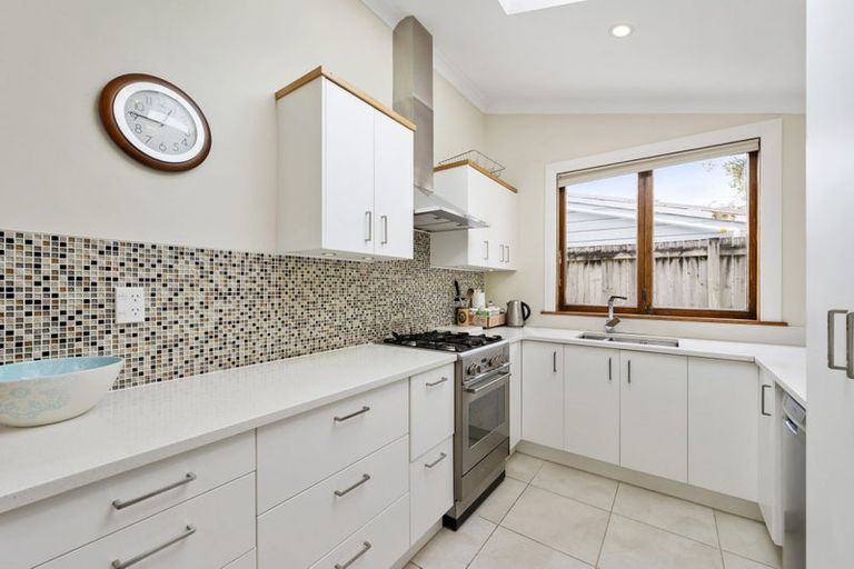 Photo of property in 7 Danube Street, Island Bay, Wellington, 6023