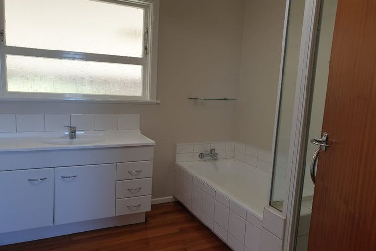 Photo of property in 118 Ironside Road, Johnsonville, Wellington, 6037