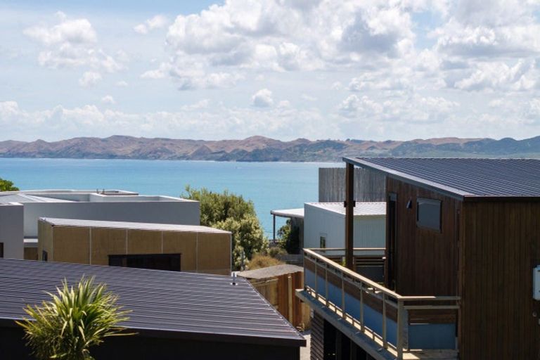 Photo of property in 14 Whaanga Road, Raglan, 3297
