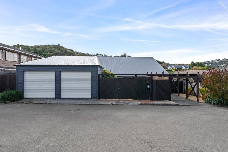 Photo of property in 7 Woodford Way, Crofton Downs, Wellington, 6035