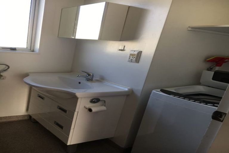 Photo of property in 74f5 Freyberg Street, Lyall Bay, Wellington, 6022