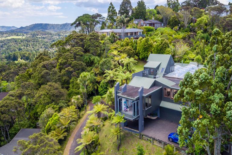 Photo of property in 70 Scenic Drive, Titirangi, Auckland, 0604